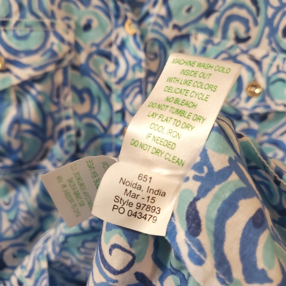 Lilly Pulitzer - Subtle Fish Print Design Blouse - Size 6 - Picture 7 of 7